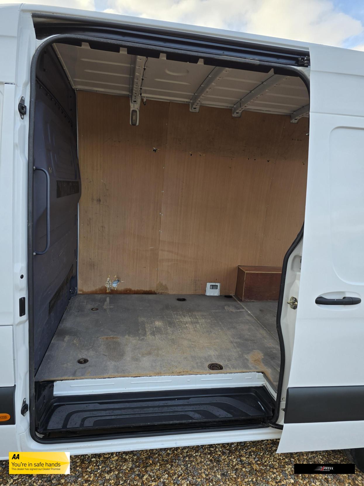 Mercedes-Benz Sprinter Sprinter 2.1 316 CDI Panel Van 5dr Diesel Manual RWD L2 H2 Euro 6 (163 ps)
