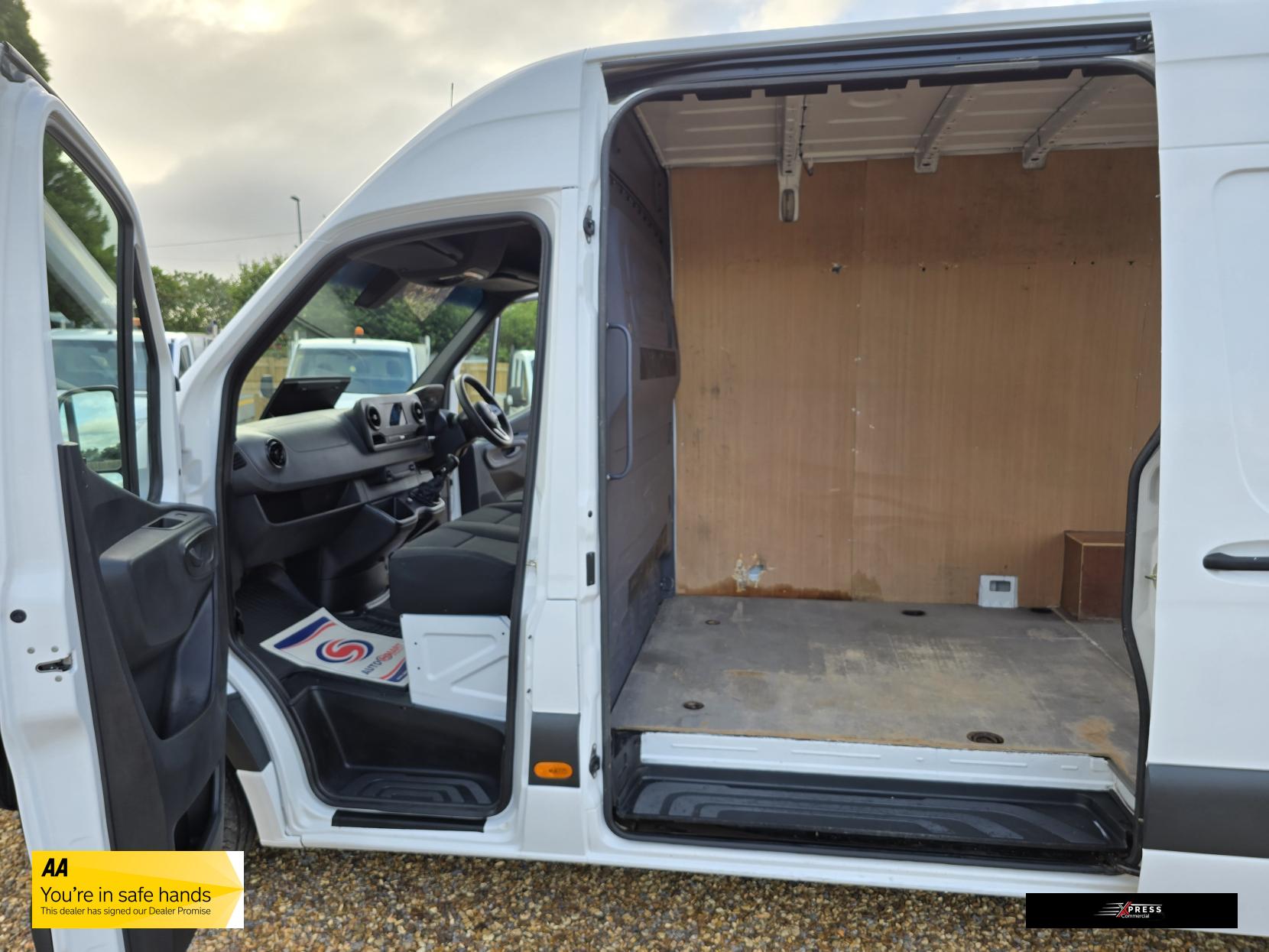 Mercedes-Benz Sprinter Sprinter 2.1 316 CDI Panel Van 5dr Diesel Manual RWD L2 H2 Euro 6 (163 ps)