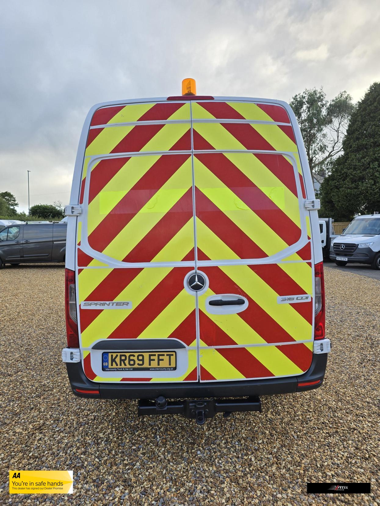 Mercedes-Benz Sprinter Sprinter 2.1 316 CDI Panel Van 5dr Diesel Manual RWD L2 H2 Euro 6 (163 ps)