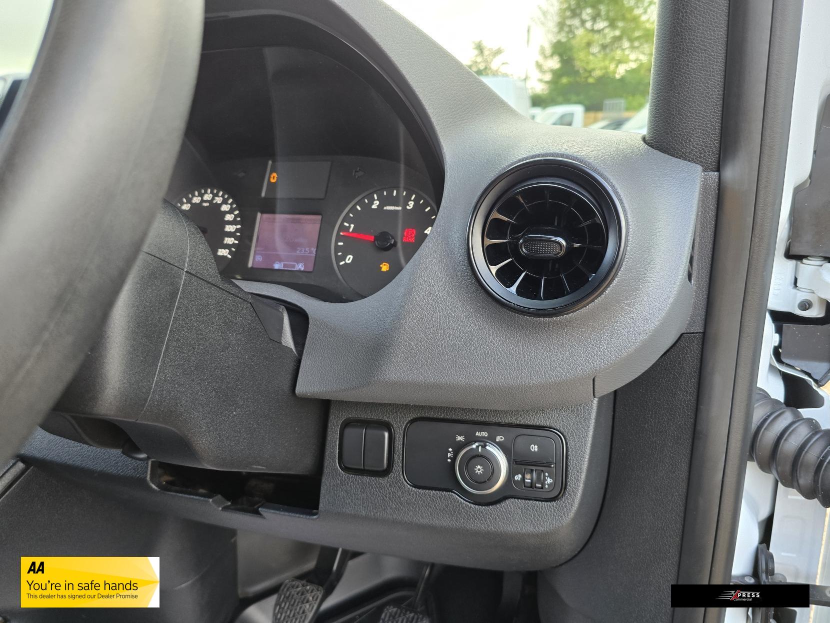 Mercedes-Benz Sprinter Sprinter 2.1 316 CDI Panel Van 5dr Diesel Manual RWD L2 H2 Euro 6 (163 ps)