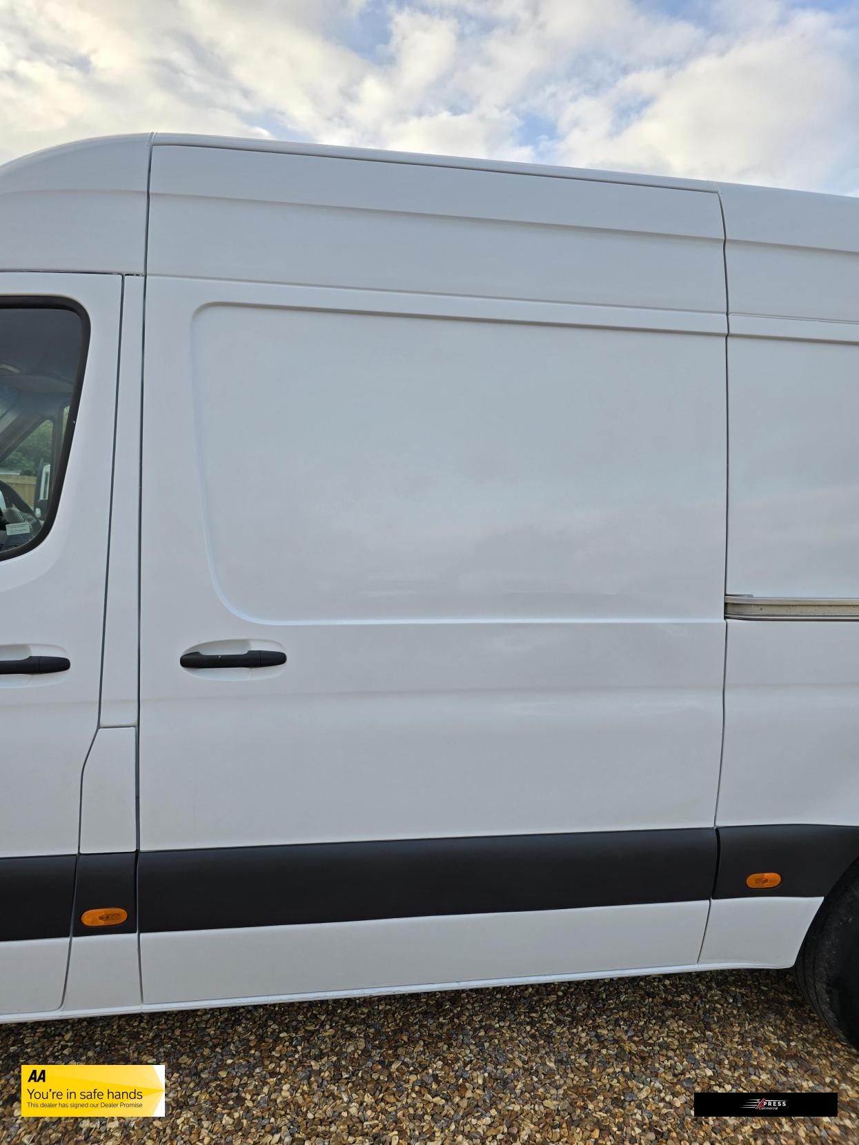 Mercedes-Benz Sprinter Sprinter 2.1 316 CDI Panel Van 5dr Diesel Manual RWD L2 H2 Euro 6 (163 ps)