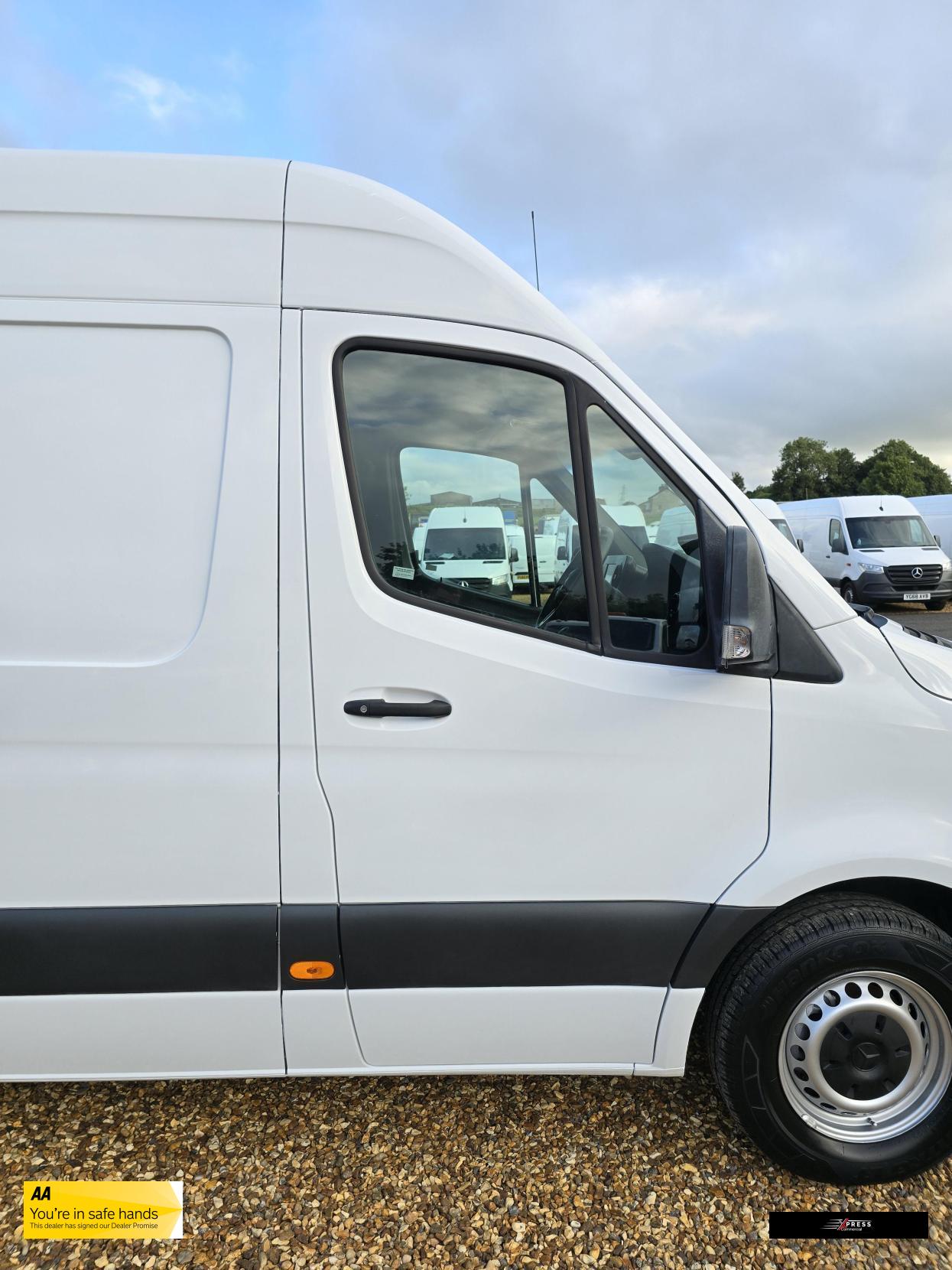 Mercedes-Benz Sprinter Sprinter 2.1 316 CDI Panel Van 5dr Diesel Manual RWD L2 H2 Euro 6 (163 ps)
