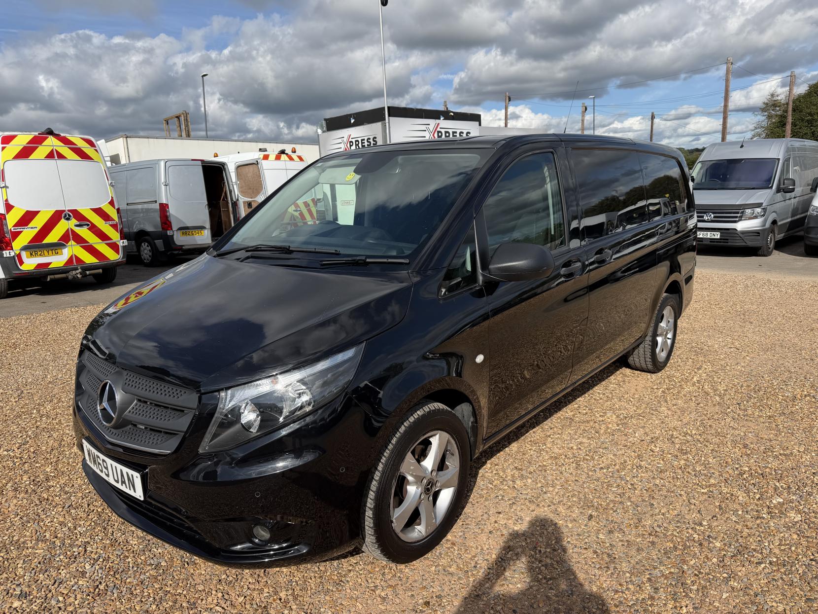 2020 Mercedes-Benz Vito 2.1 114 CDI Premium Panel Van 5dr Diesel G-Tronic+ RWD L2 Euro 6 (s/s) (136 ps) - Thumbnail 7