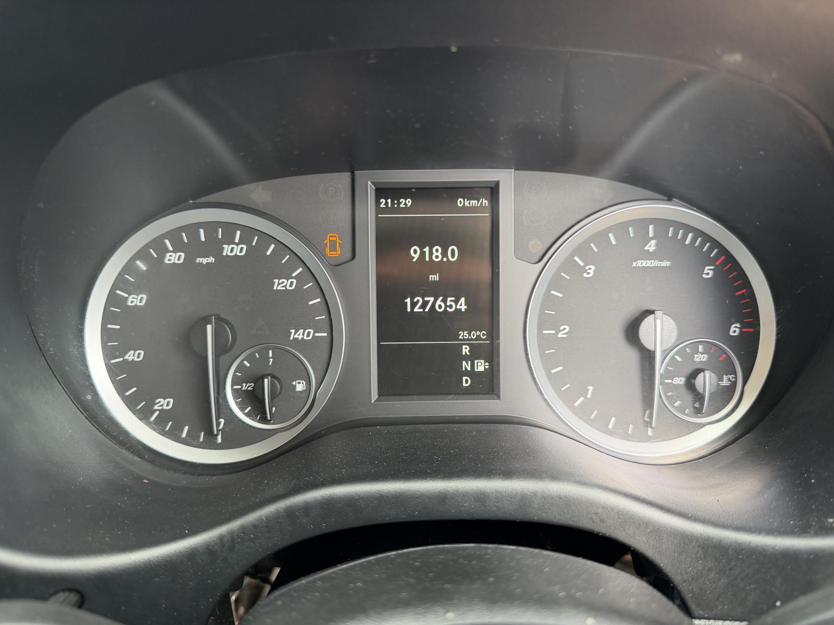 2020 Mercedes-Benz Vito 2.1 114 CDI Premium Panel Van 5dr Diesel G-Tronic+ RWD L2 Euro 6 (s/s) (136 ps) - Thumbnail 19