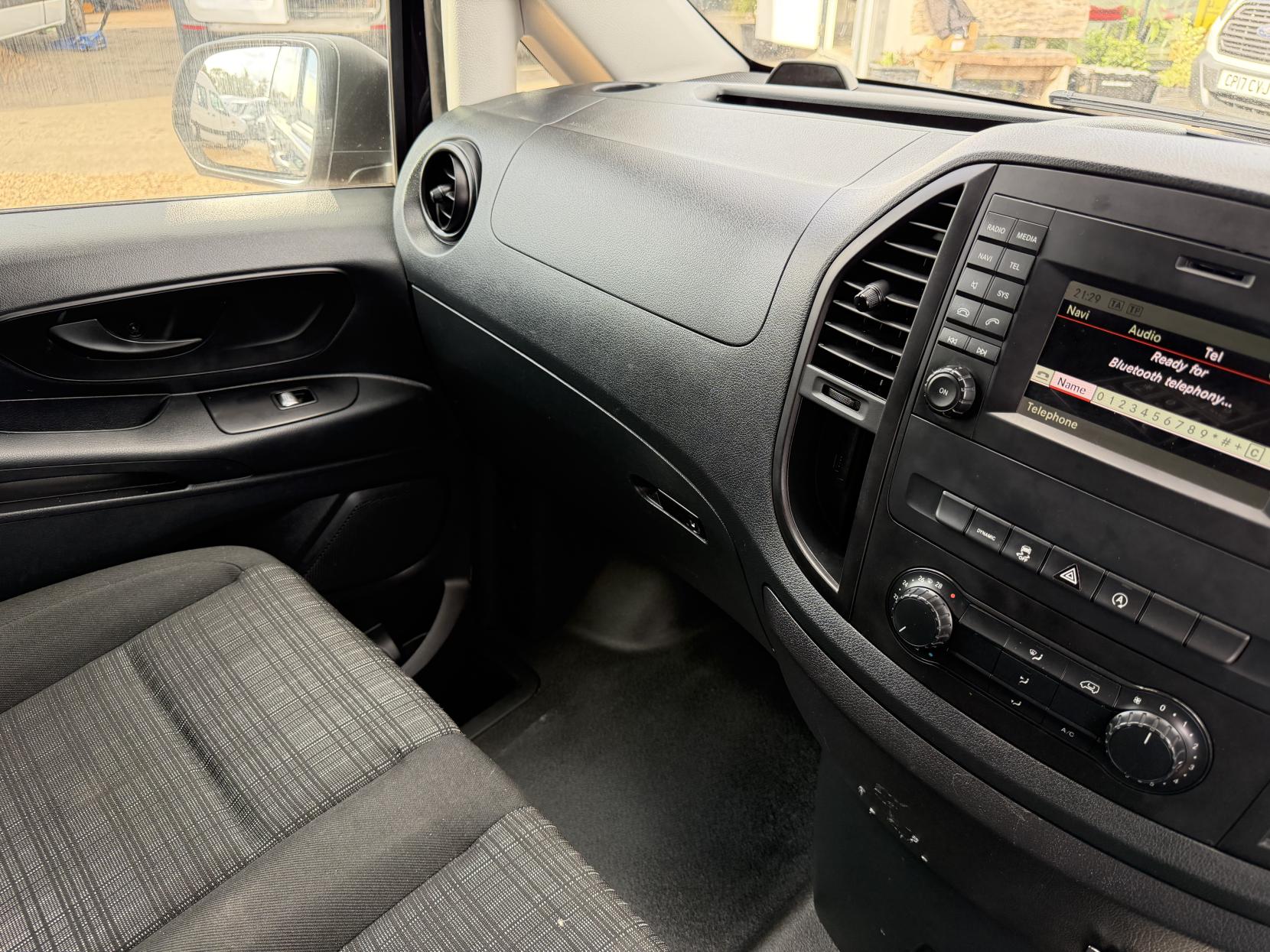 2020 Mercedes-Benz Vito 2.1 114 CDI Premium Panel Van 5dr Diesel G-Tronic+ RWD L2 Euro 6 (s/s) (136 ps) - Thumbnail 28