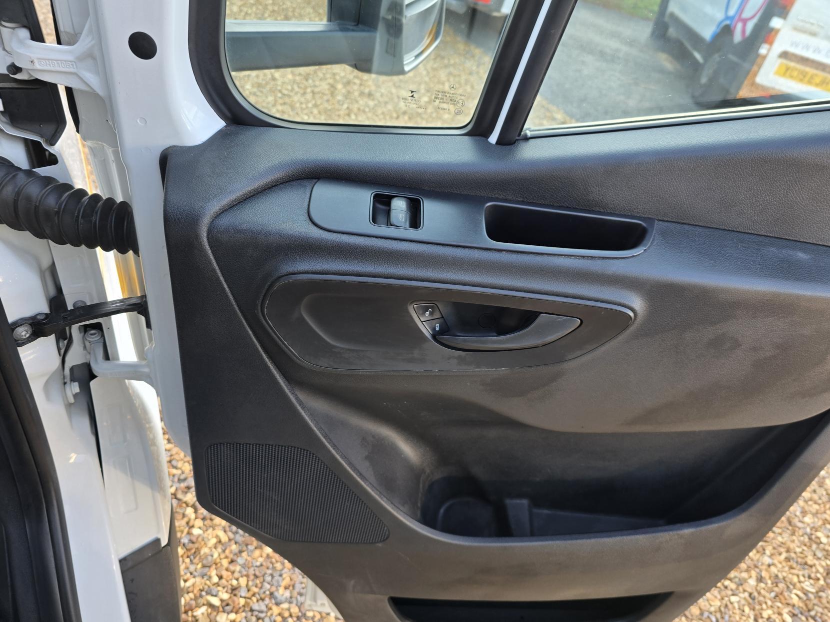 Mercedes-Benz Sprinter 2.1 316 CDI Chassis Cab 2dr Diesel Manual RWD L3 Euro 6 (163 ps)