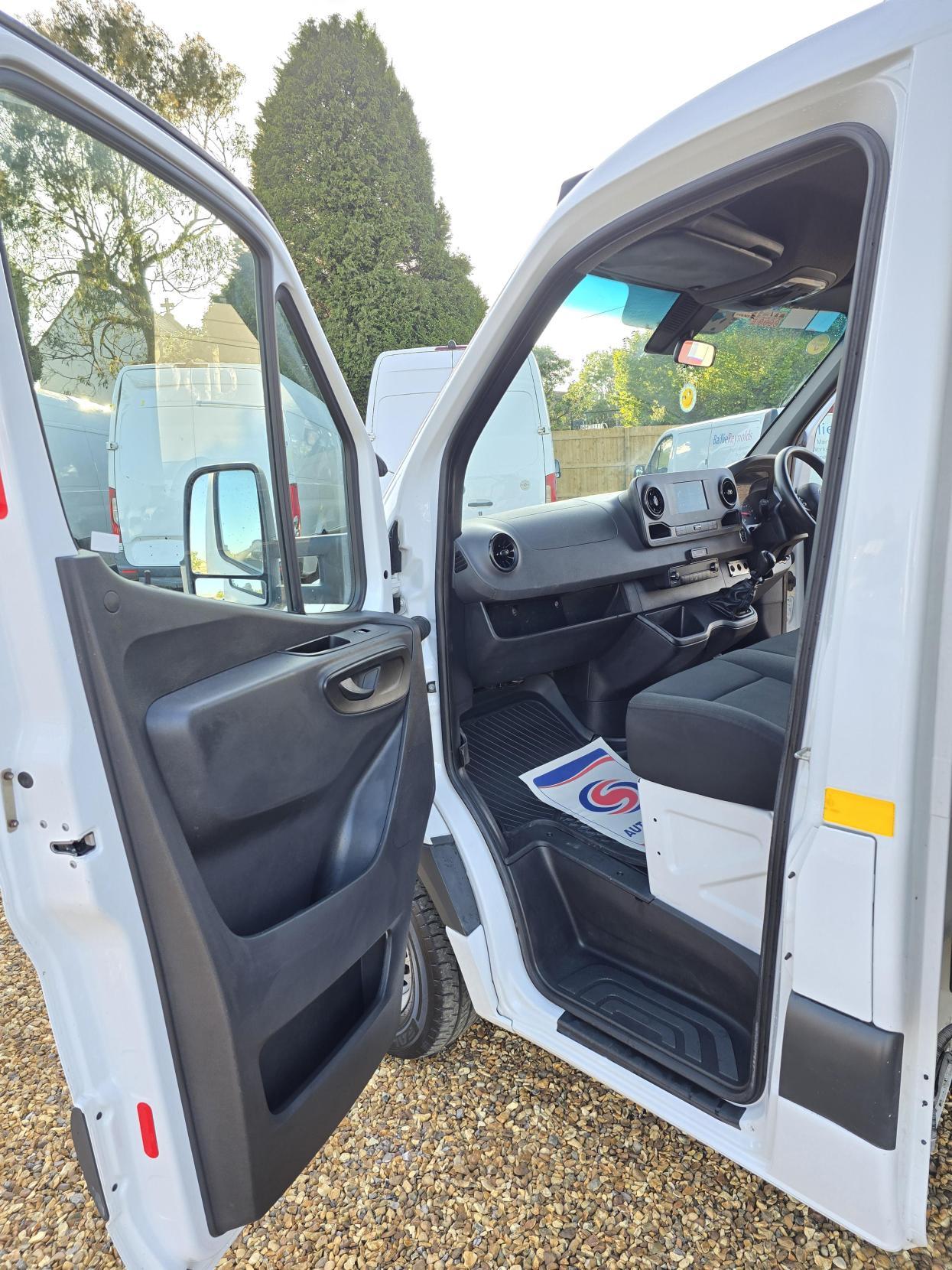 Mercedes-Benz Sprinter 2.1 316 CDI Chassis Cab 2dr Diesel Manual RWD L3 Euro 6 (163 ps)
