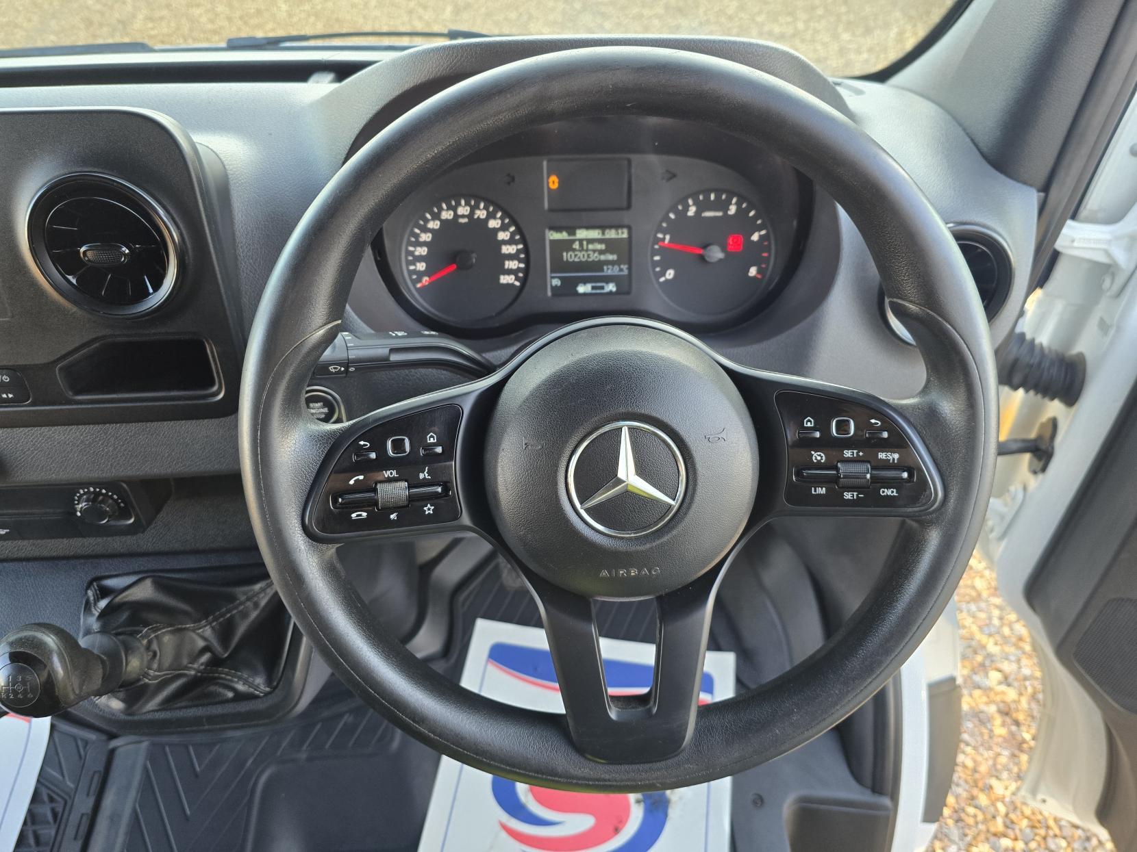 Mercedes-Benz Sprinter 2.1 316 CDI Chassis Cab 2dr Diesel Manual RWD L3 Euro 6 (163 ps)