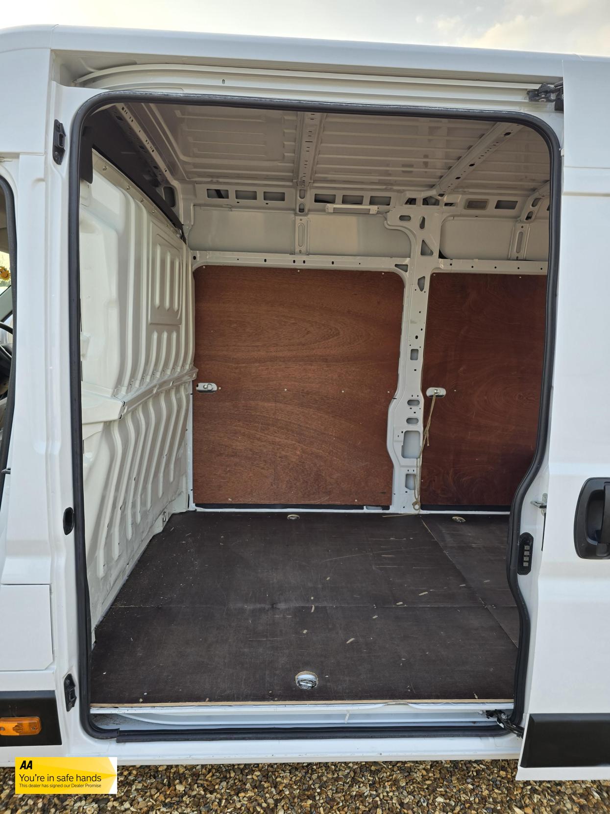 Citroen Relay 2.2 BlueHDi 35 Enterprise Panel Van 5dr Diesel Manual L4 High Roof Euro 6 (s/s) (Heavy) (140 ps)