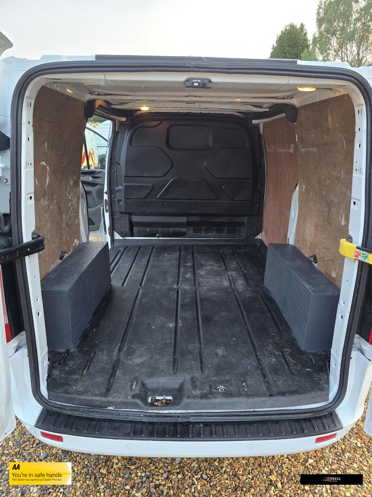 Ford Transit Custom Transit Custom 2.0 300 EcoBlue Limited Panel Van 5dr Diesel Manual L1 H1 Euro 6 (s/s) (130 ps)