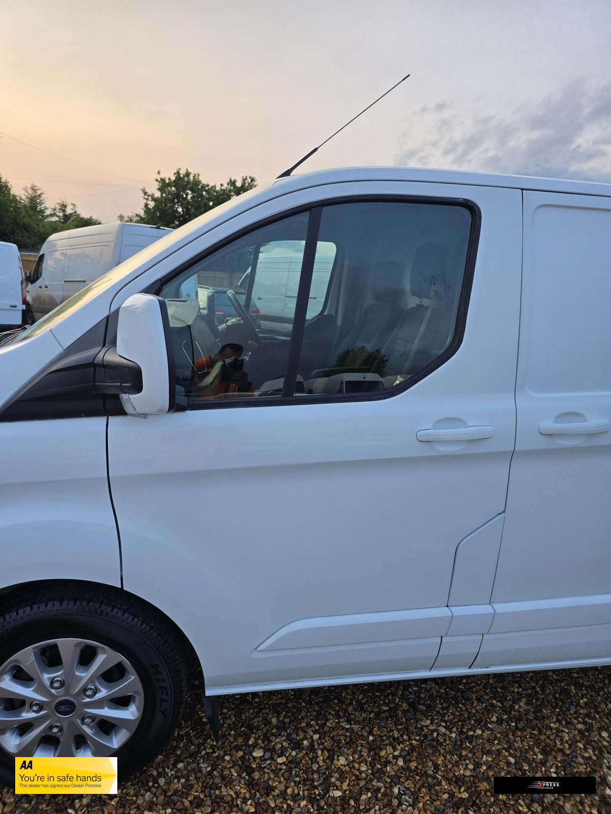 Ford Transit Custom Transit Custom 2.0 300 EcoBlue Limited Panel Van 5dr Diesel Manual L1 H1 Euro 6 (s/s) (130 ps)