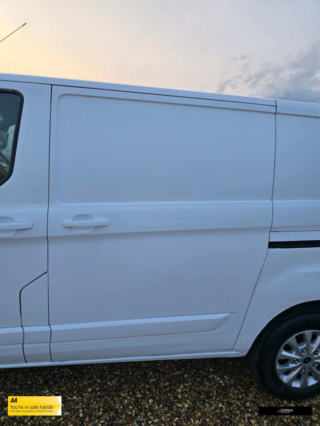 Ford Transit Custom Transit Custom 2.0 300 EcoBlue Limited Panel Van 5dr Diesel Manual L1 H1 Euro 6 (s/s) (130 ps)