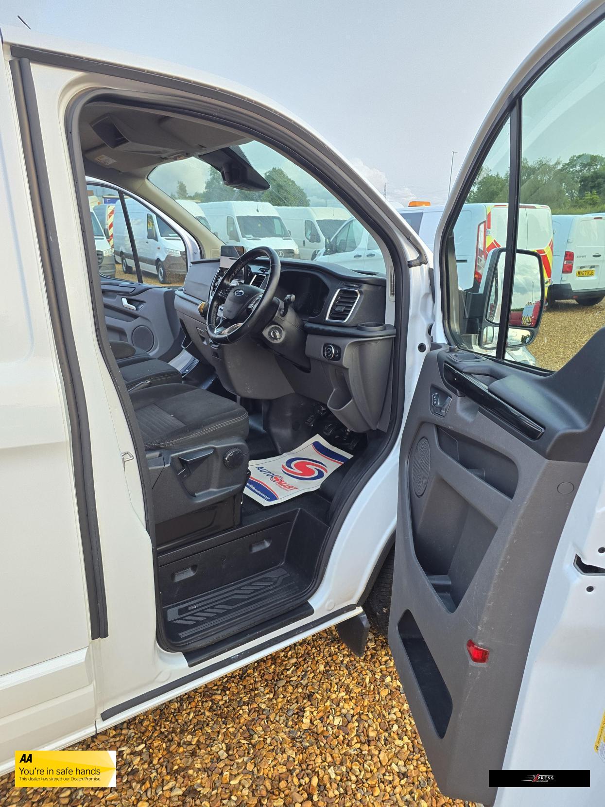 Ford Transit Custom Transit Custom 2.0 300 EcoBlue Limited Panel Van 5dr Diesel Manual L1 H1 Euro 6 (s/s) (130 ps)