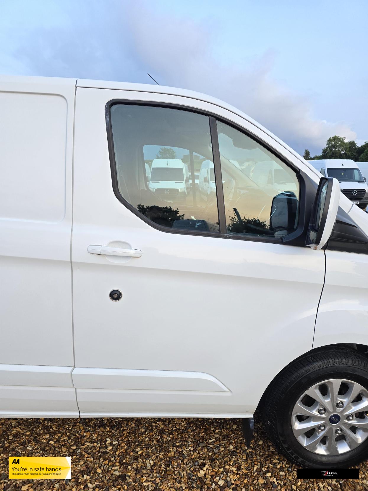 Ford Transit Custom Transit Custom 2.0 300 EcoBlue Limited Panel Van 5dr Diesel Manual L1 H1 Euro 6 (s/s) (130 ps)