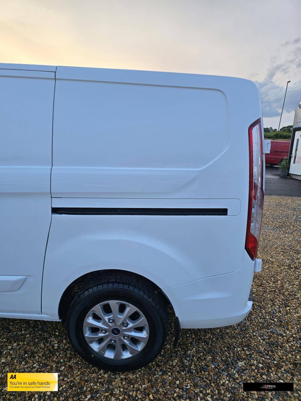 Ford Transit Custom Transit Custom 2.0 300 EcoBlue Limited Panel Van 5dr Diesel Manual L1 H1 Euro 6 (s/s) (130 ps)