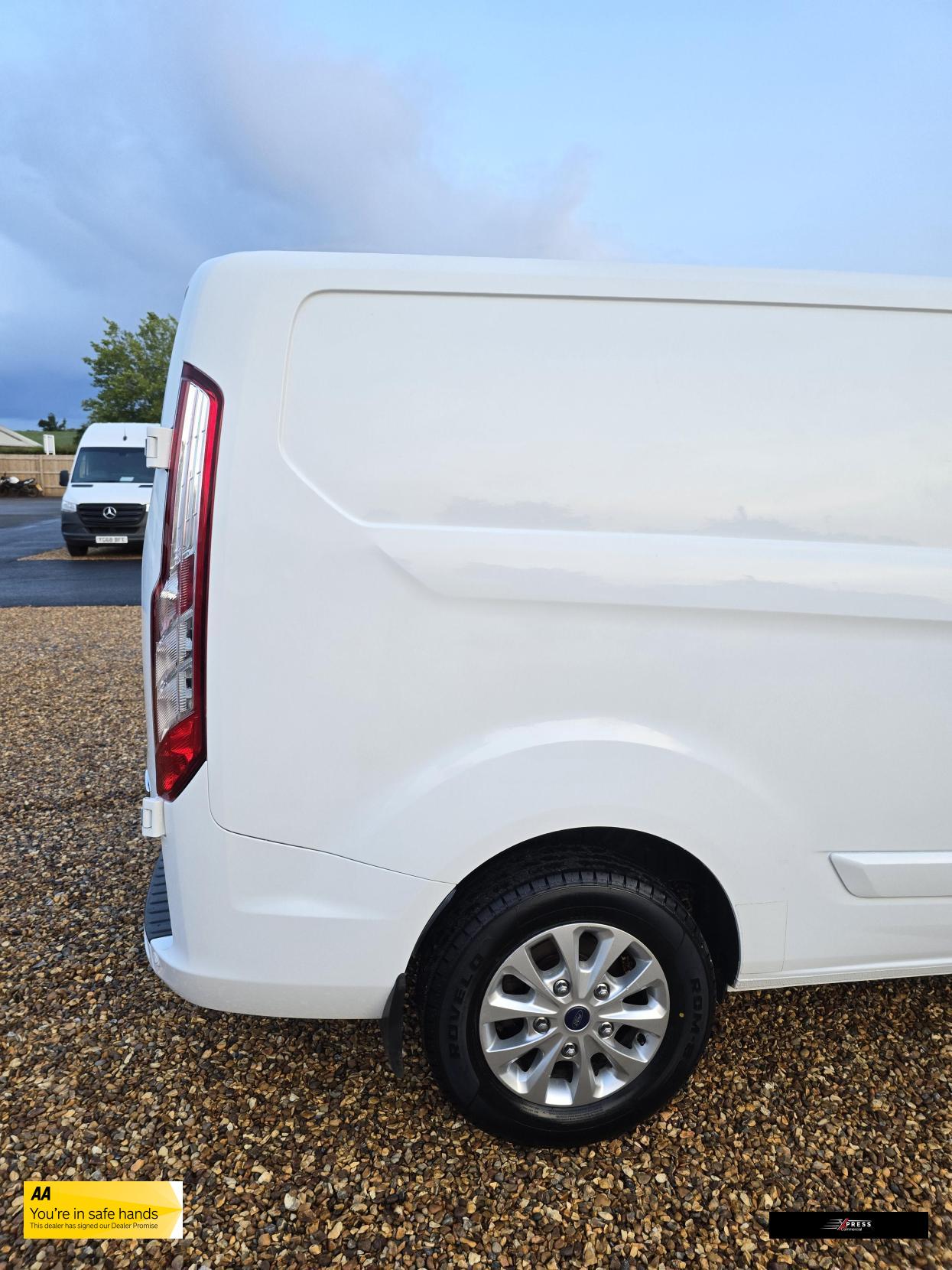 Ford Transit Custom Transit Custom 2.0 300 EcoBlue Limited Panel Van 5dr Diesel Manual L1 H1 Euro 6 (s/s) (130 ps)