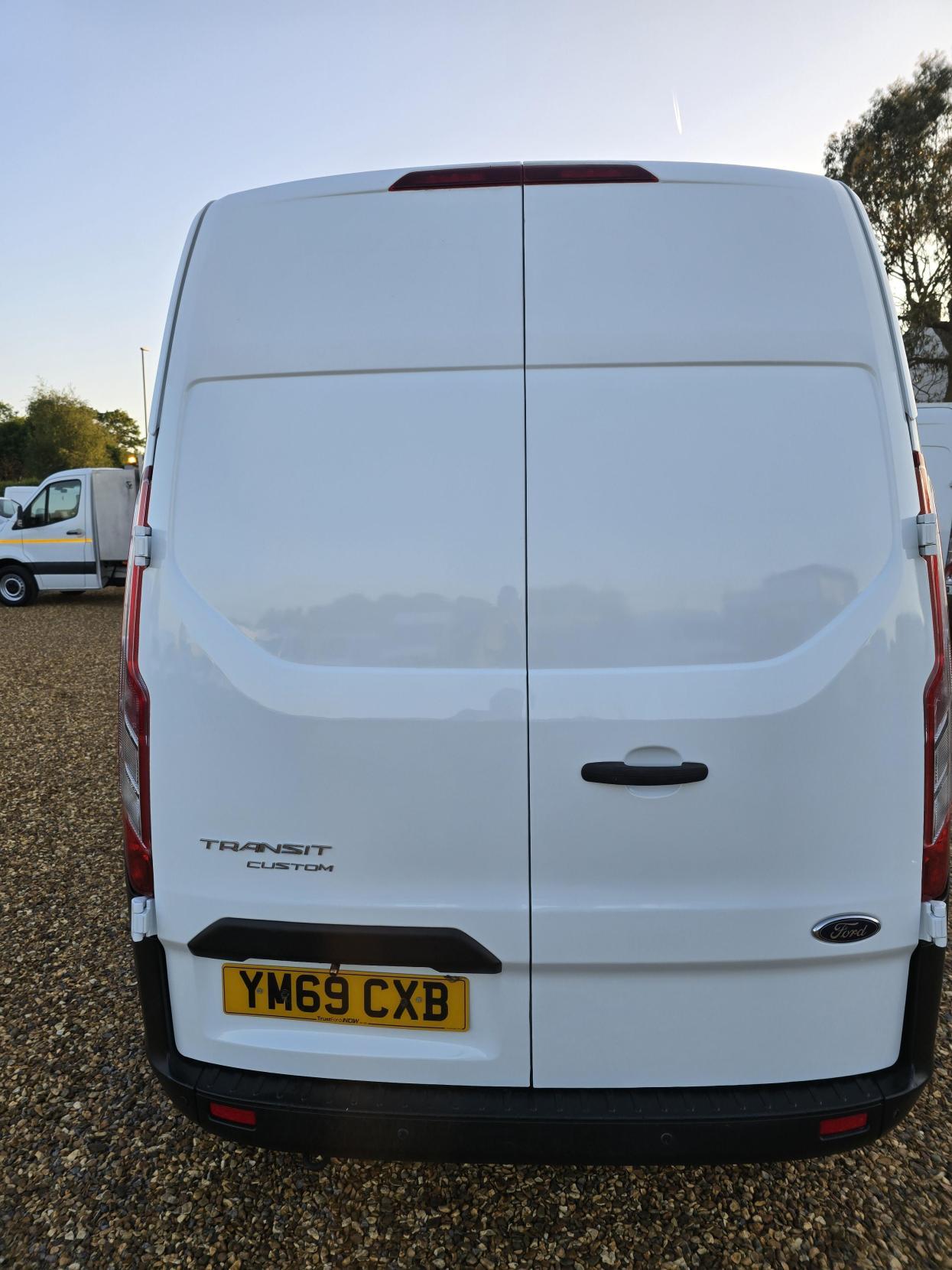 Ford Transit Custom 2.0 280 EcoBlue Leader Panel Van 5dr Diesel Manual L1 H2 Euro 6 (s/s) (105 ps)