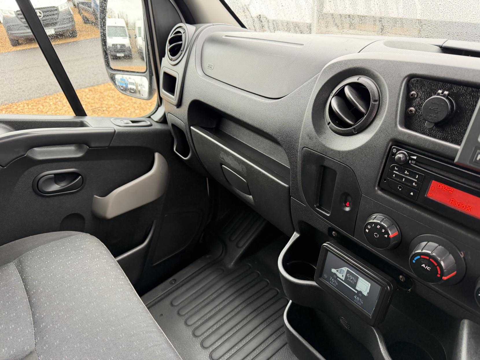 Vauxhall Movano 2.3 CDTi 3500 Panel Van 5dr Diesel Manual FWD L2 H2 Euro 6 (130 ps)