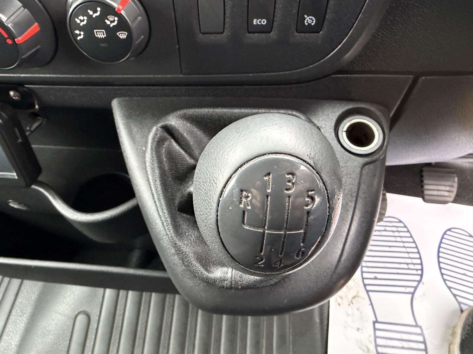 Vauxhall Movano 2.3 CDTi 3500 Panel Van 5dr Diesel Manual FWD L2 H2 Euro 6 (130 ps)