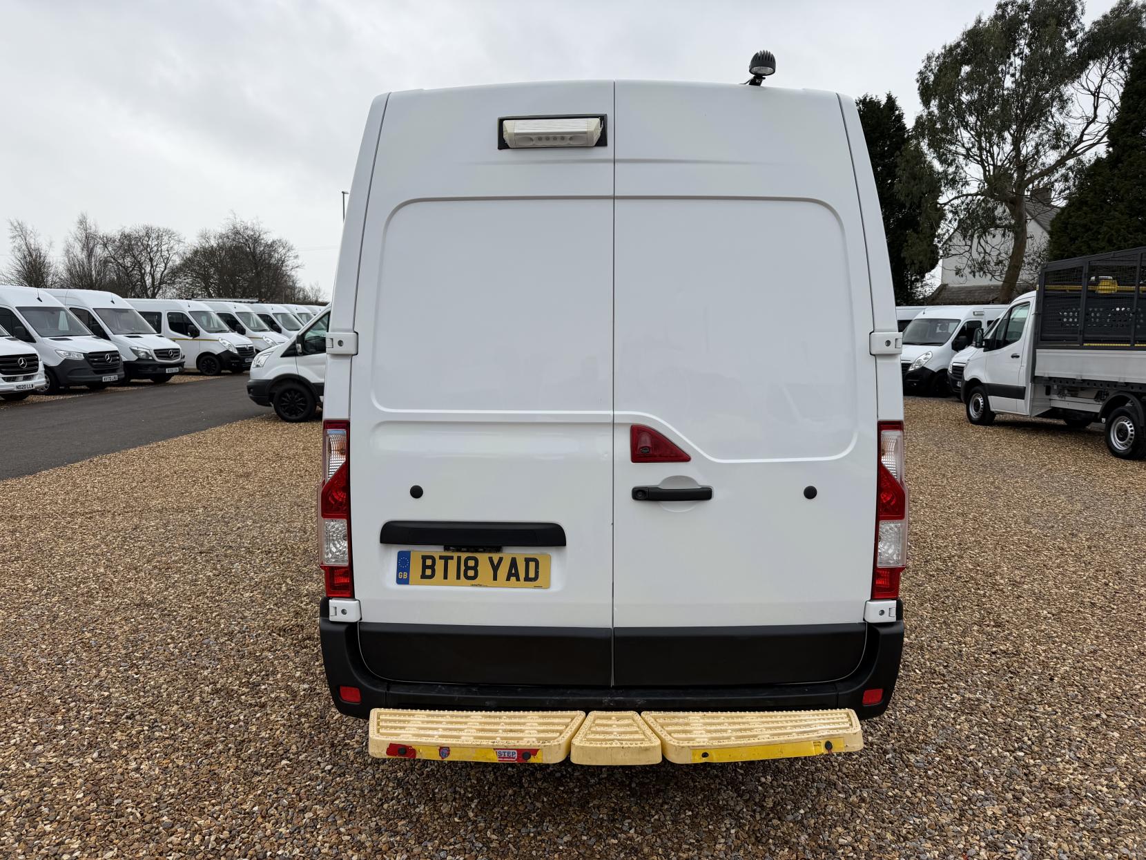 Vauxhall Movano 2.3 CDTi 3500 Panel Van 5dr Diesel Manual FWD L2 H2 Euro 6 (130 ps)