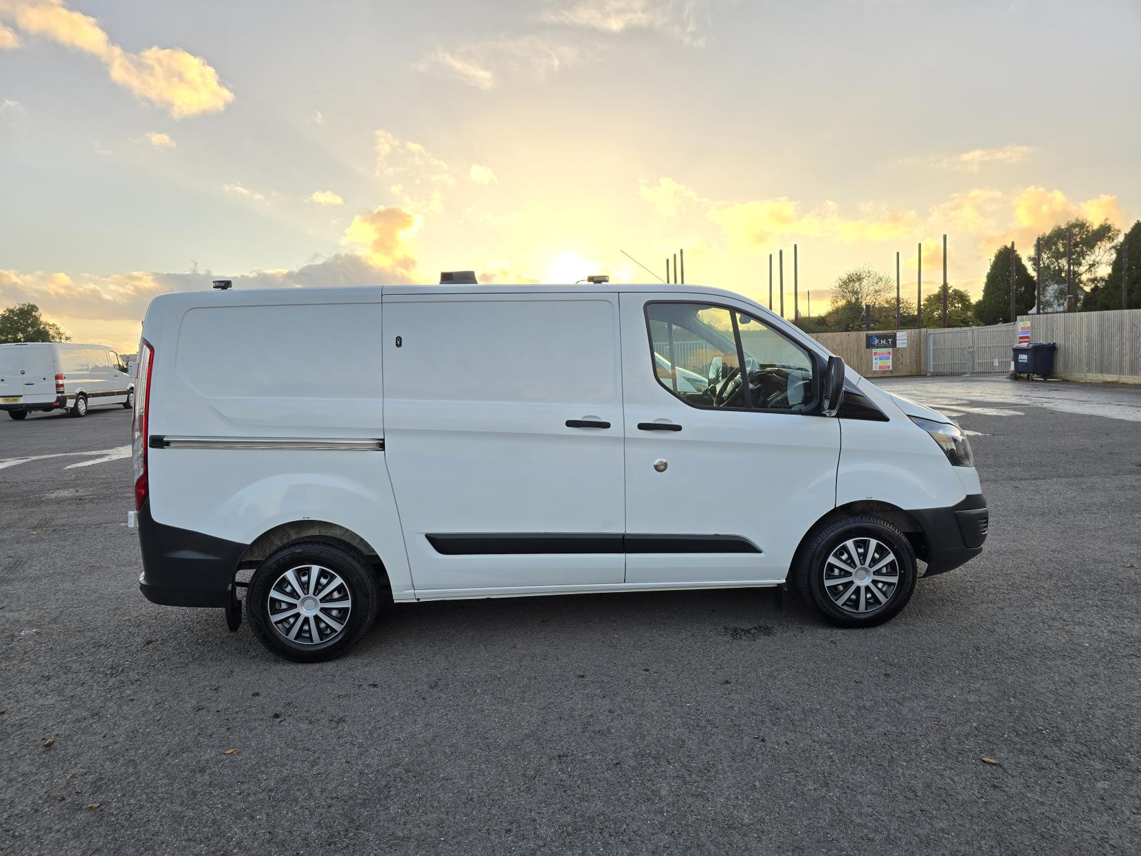 Ford Transit Custom 2.0 TDCi 310 Panel Van 5dr Diesel Manual L1 H1 (157 g/km, 104 bhp)