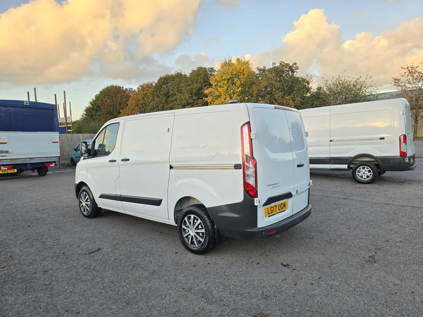 Ford Transit Custom 2.0 TDCi 310 Panel Van 5dr Diesel Manual L1 H1 (157 g/km, 104 bhp)