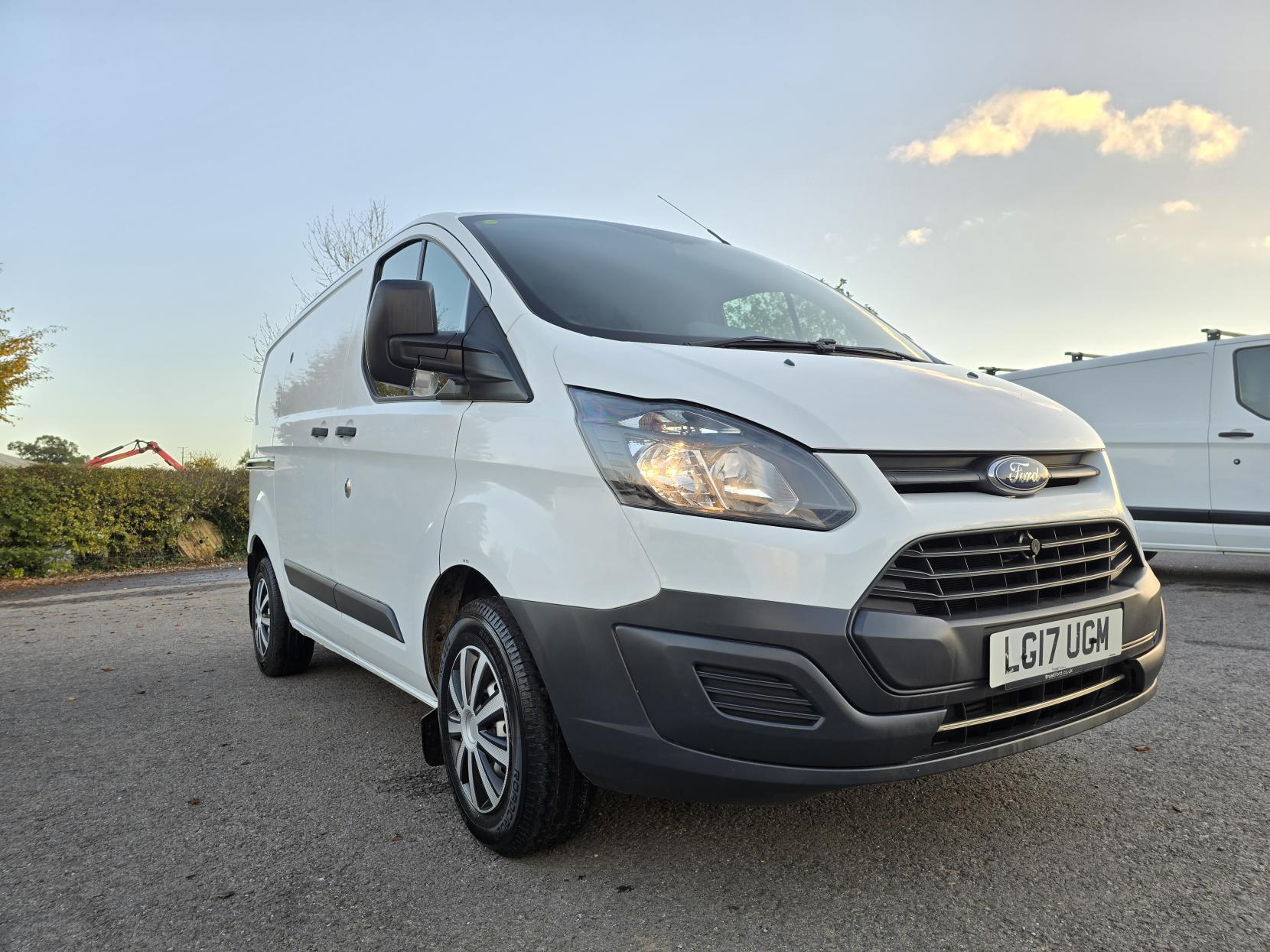 Ford Transit Custom 2.0 TDCi 310 Panel Van 5dr Diesel Manual L1 H1 (157 g/km, 104 bhp)