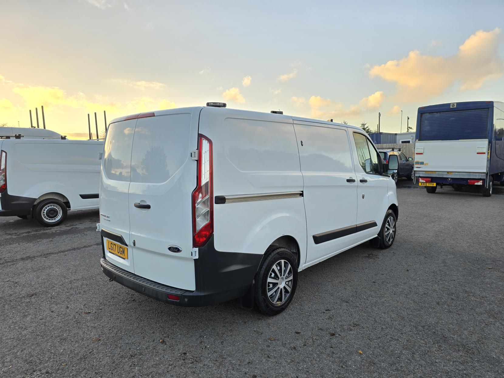 Ford Transit Custom 2.0 TDCi 310 Panel Van 5dr Diesel Manual L1 H1 (157 g/km, 104 bhp)