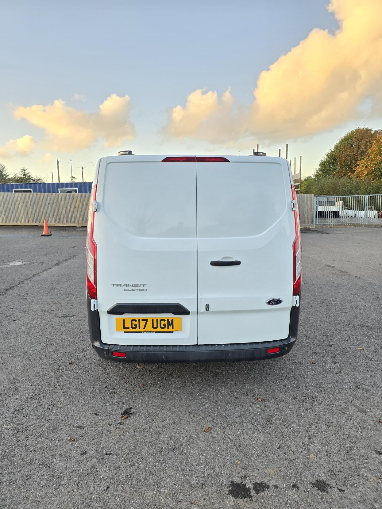 Ford Transit Custom 2.0 TDCi 310 Panel Van 5dr Diesel Manual L1 H1 (157 g/km, 104 bhp)