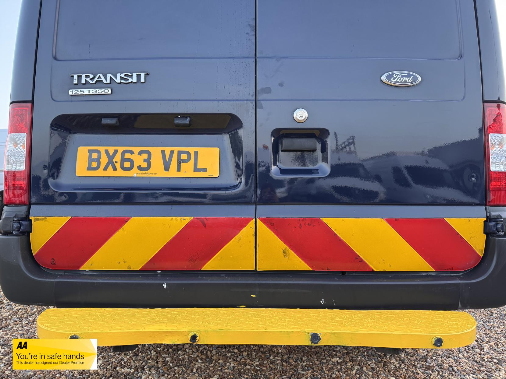 Ford Transit 2.2 TDCi 350 Panel Van 3dr Diesel Manual FWD L2 H3 (209 g/km, 123 bhp)