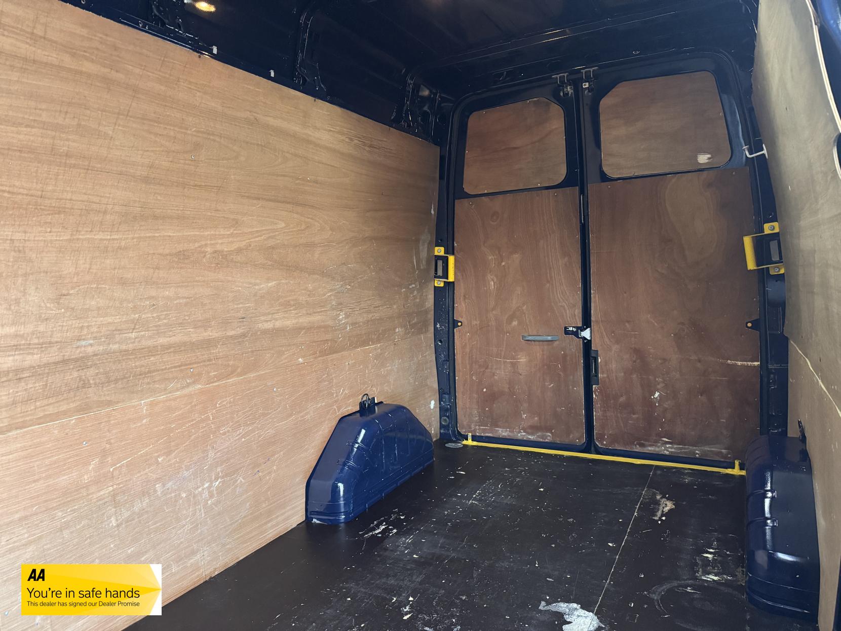 Ford Transit 2.2 TDCi 350 Panel Van 3dr Diesel Manual FWD L2 H3 (209 g/km, 123 bhp)