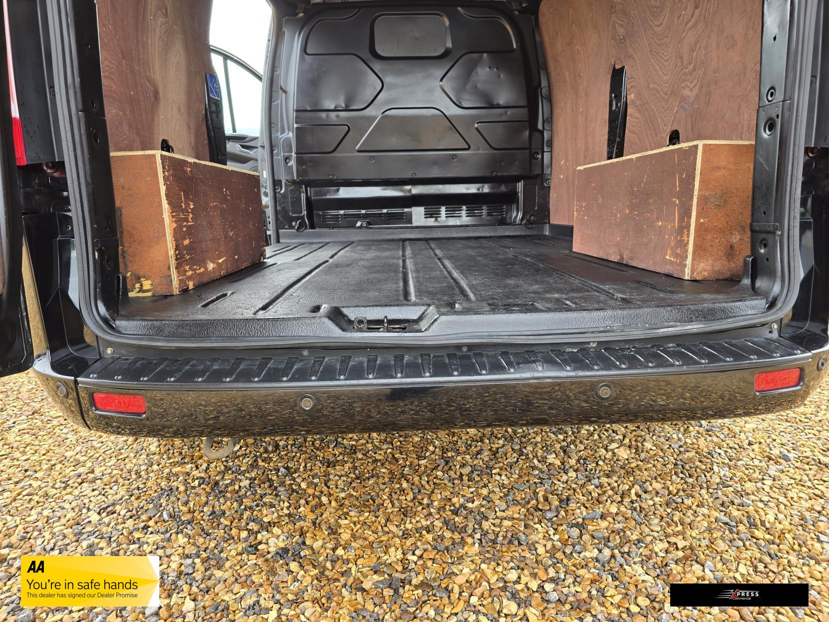 Ford Transit Custom Transit Custom 2.0 300 EcoBlue Limited Panel Van 5dr Diesel Manual L1 H1 Euro 6 (130 ps)