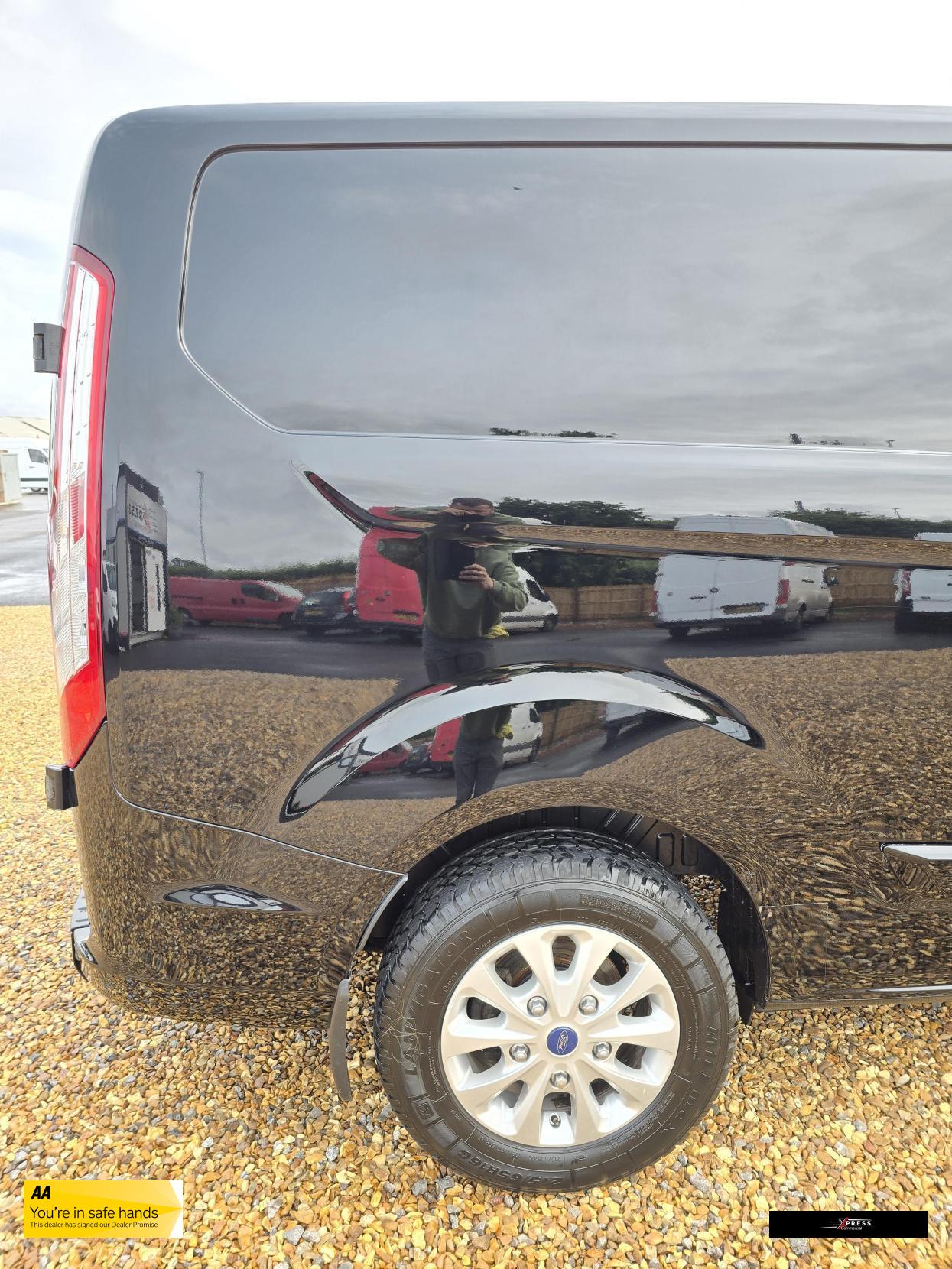 Ford Transit Custom Transit Custom 2.0 300 EcoBlue Limited Panel Van 5dr Diesel Manual L1 H1 Euro 6 (130 ps)
