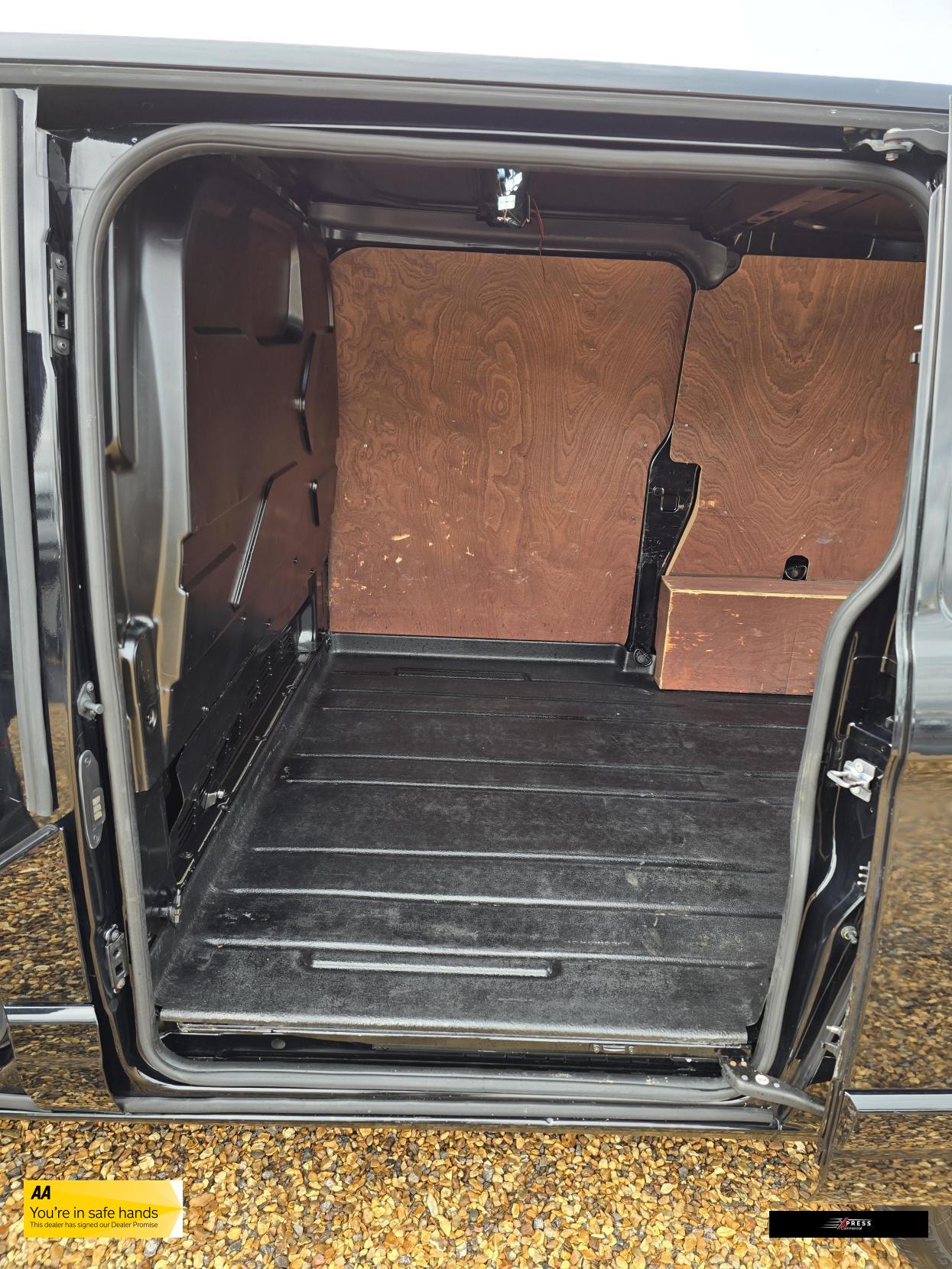 Ford Transit Custom Transit Custom 2.0 300 EcoBlue Limited Panel Van 5dr Diesel Manual L1 H1 Euro 6 (130 ps)