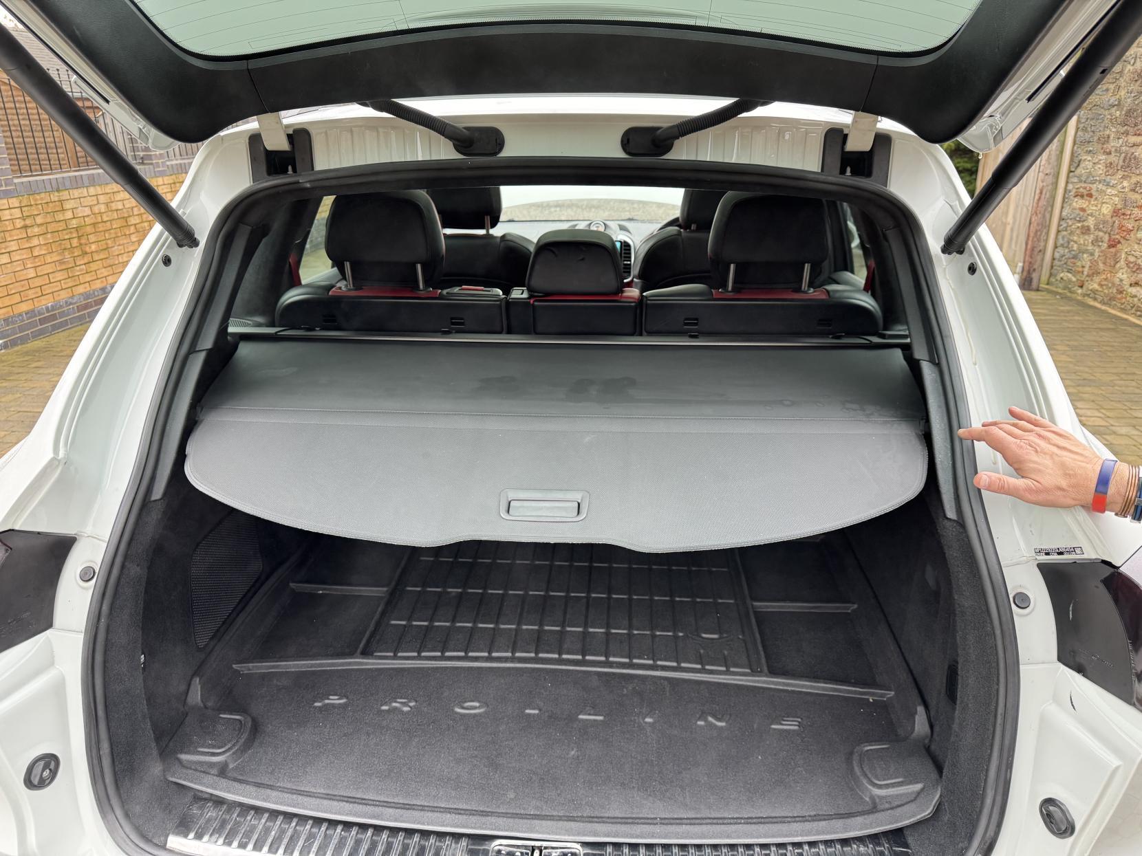 Porsche Cayenne 4.5 Turbo S SUV 5dr Petrol Tiptronic S AWD (378 g/km, 521 bhp)