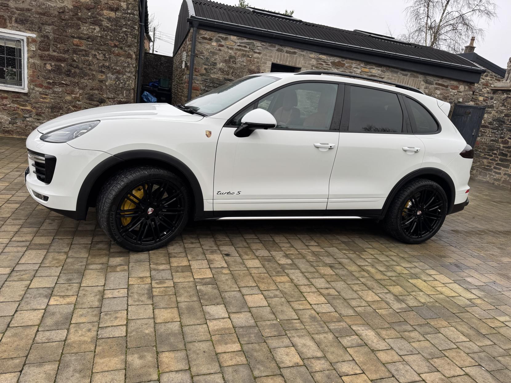 Porsche Cayenne 4.5 Turbo S SUV 5dr Petrol Tiptronic S AWD (378 g/km, 521 bhp)
