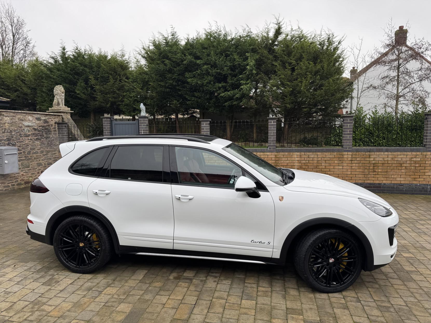 Porsche Cayenne 4.5 Turbo S SUV 5dr Petrol Tiptronic S AWD (378 g/km, 521 bhp)