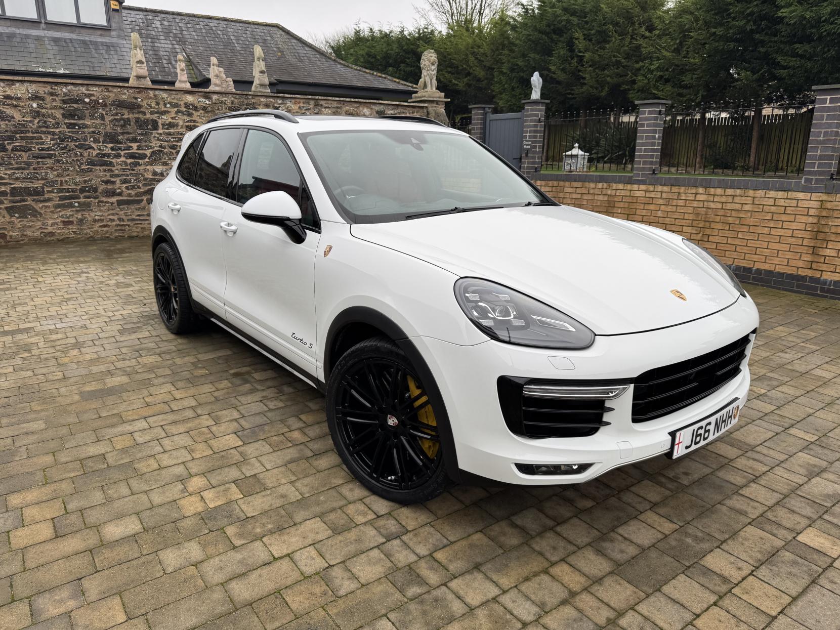 Porsche Cayenne 4.5 Turbo S SUV 5dr Petrol Tiptronic S AWD (378 g/km, 521 bhp)