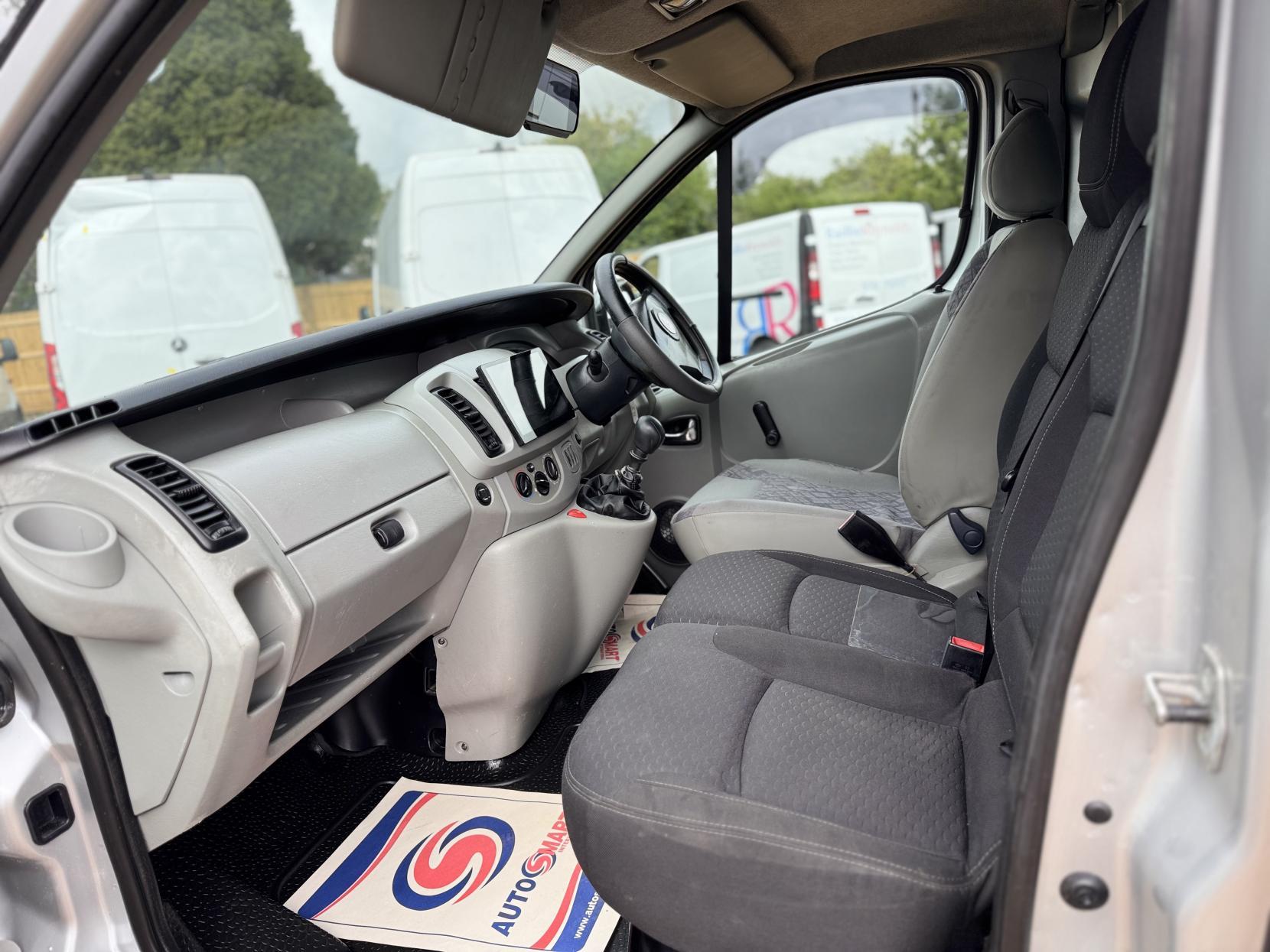 Vauxhall Vivaro 1.9 2700 DTi Panel Van 4dr Diesel Manual FWD L1 (99 bhp)