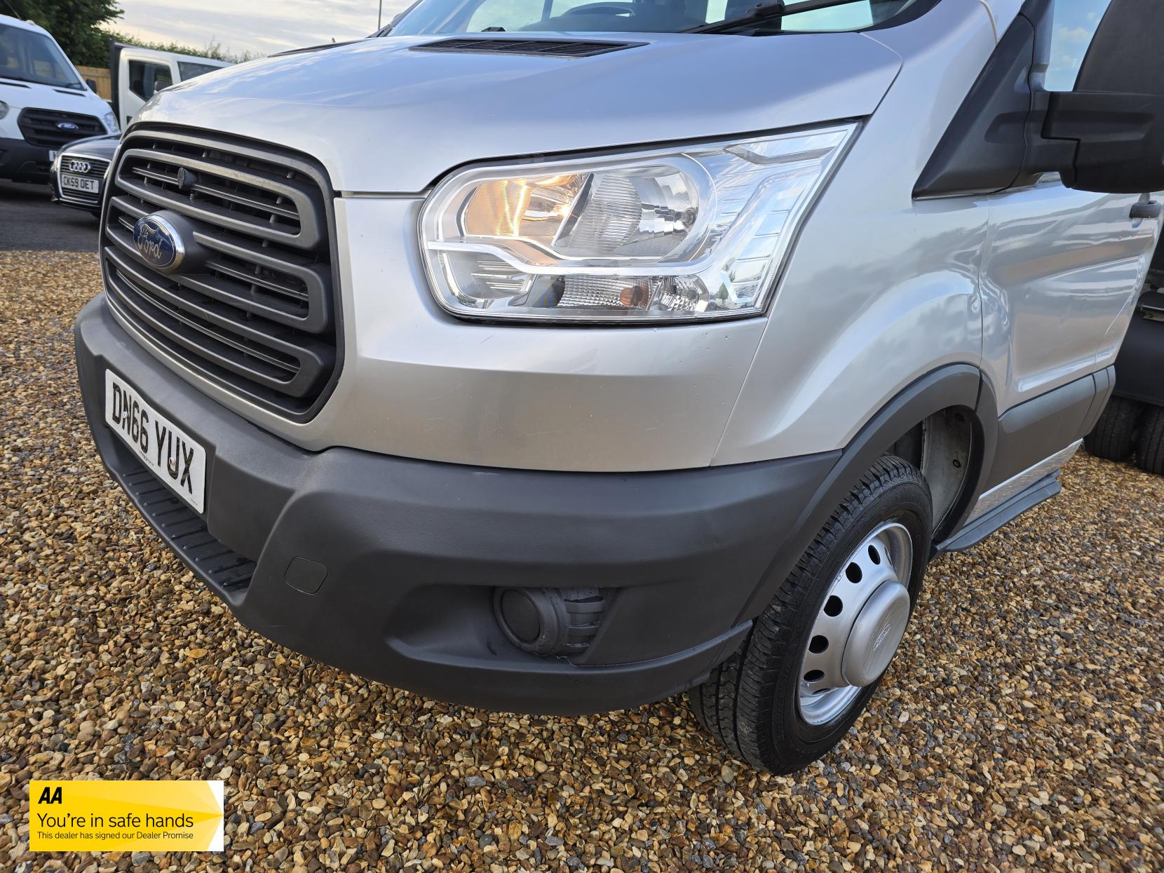 Ford Transit 2.2 TDCi 350 1-Way Tipper 2dr Diesel Manual RWD L2 Euro 5 (1-Stop) (125 ps)