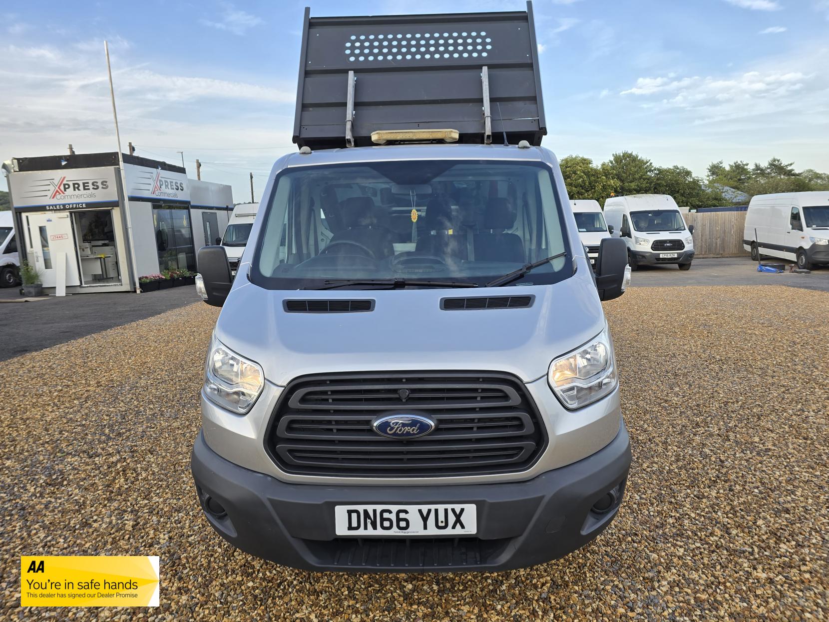 Ford Transit 2.2 TDCi 350 1-Way Tipper 2dr Diesel Manual RWD L2 Euro 5 (1-Stop) (125 ps)