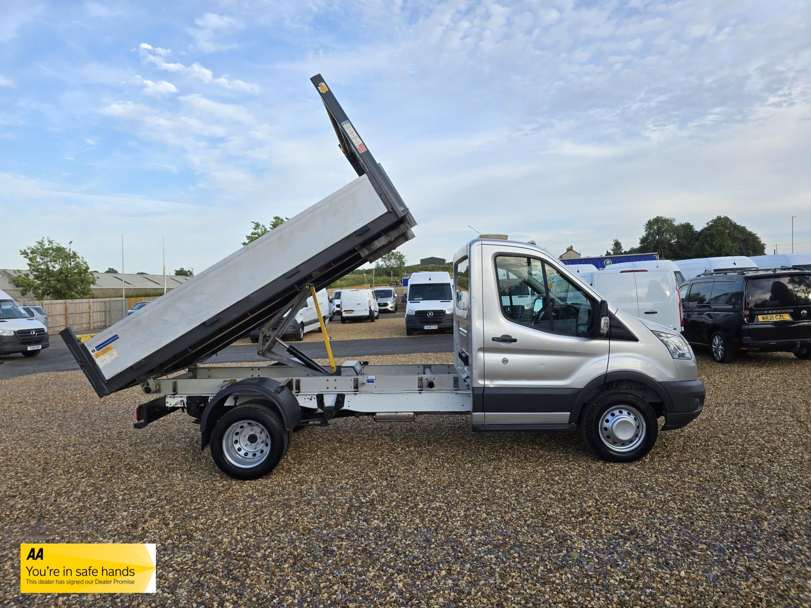 Ford Transit 2.2 TDCi 350 1-Way Tipper 2dr Diesel Manual RWD L2 Euro 5 (1-Stop) (125 ps)