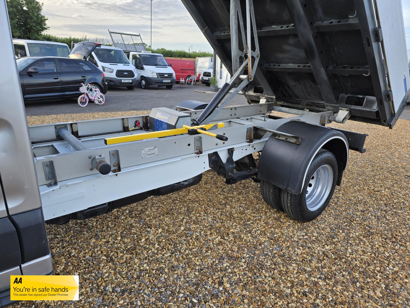 Ford Transit 2.2 TDCi 350 1-Way Tipper 2dr Diesel Manual RWD L2 Euro 5 (1-Stop) (125 ps)