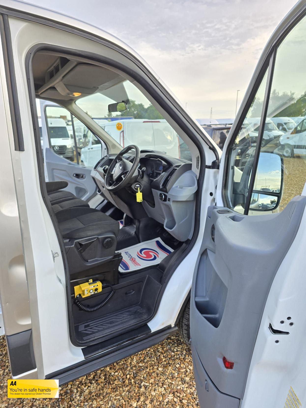Ford Transit 2.2 TDCi 350 1-Way Tipper 2dr Diesel Manual RWD L2 Euro 5 (1-Stop) (125 ps)