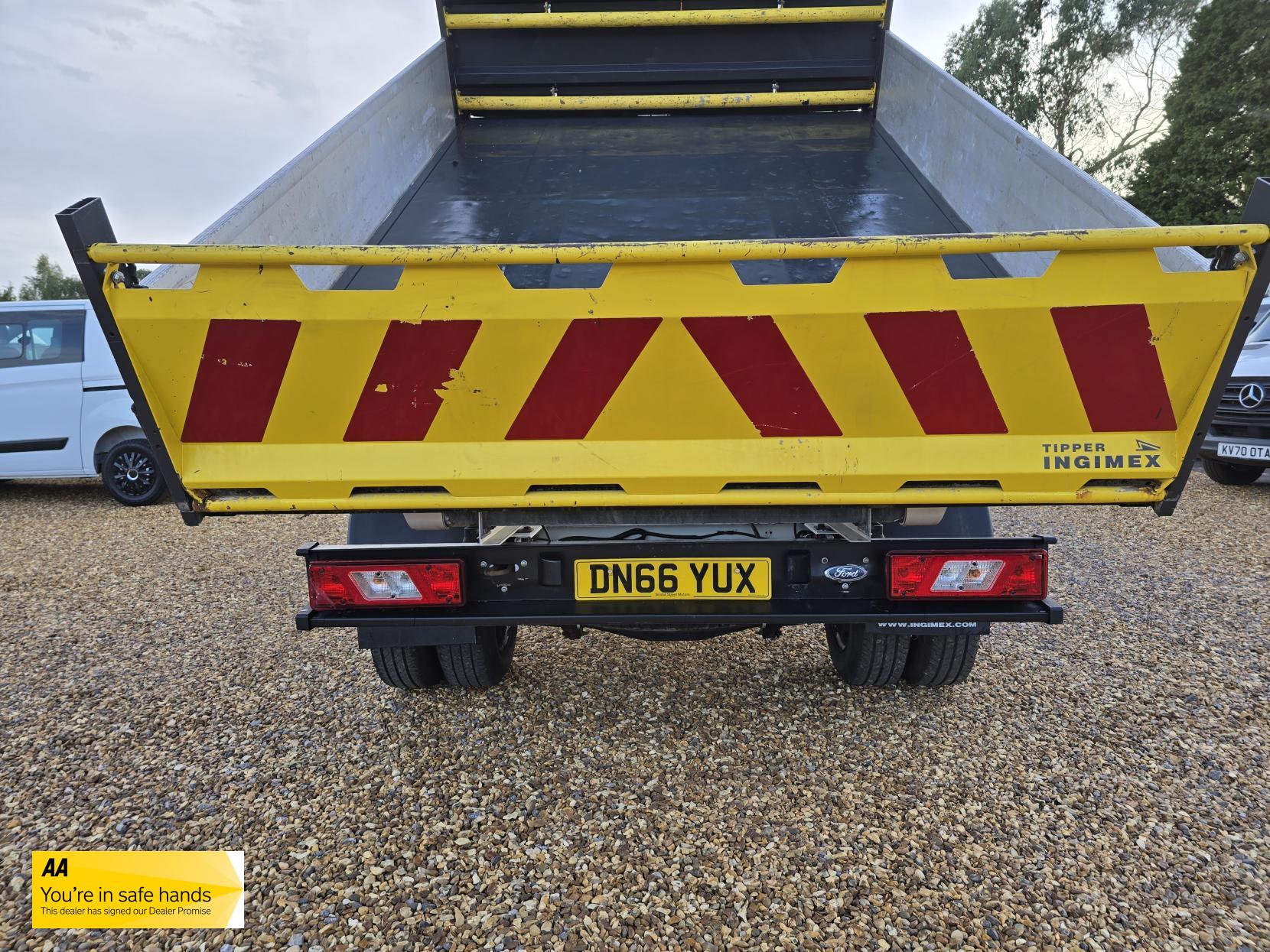 Ford Transit 2.2 TDCi 350 1-Way Tipper 2dr Diesel Manual RWD L2 Euro 5 (1-Stop) (125 ps)