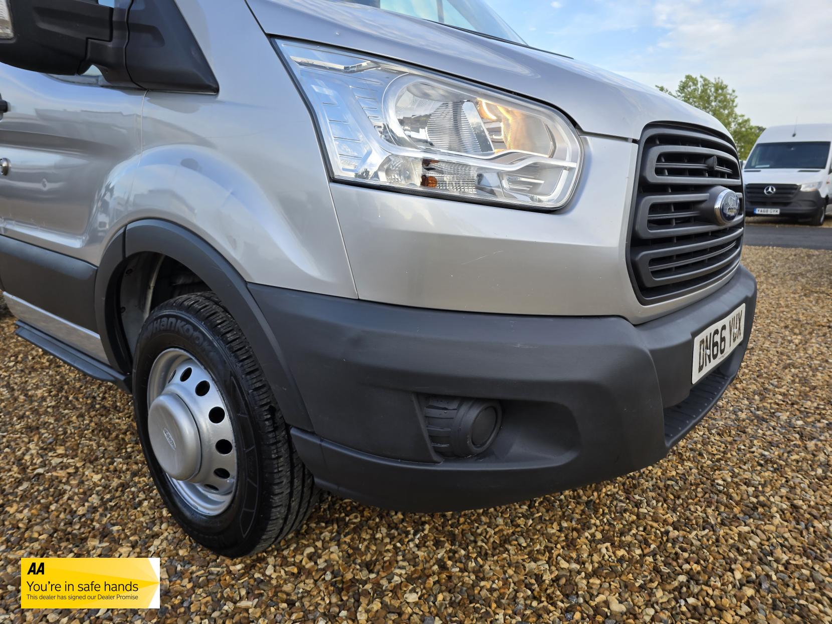 Ford Transit 2.2 TDCi 350 1-Way Tipper 2dr Diesel Manual RWD L2 Euro 5 (1-Stop) (125 ps)