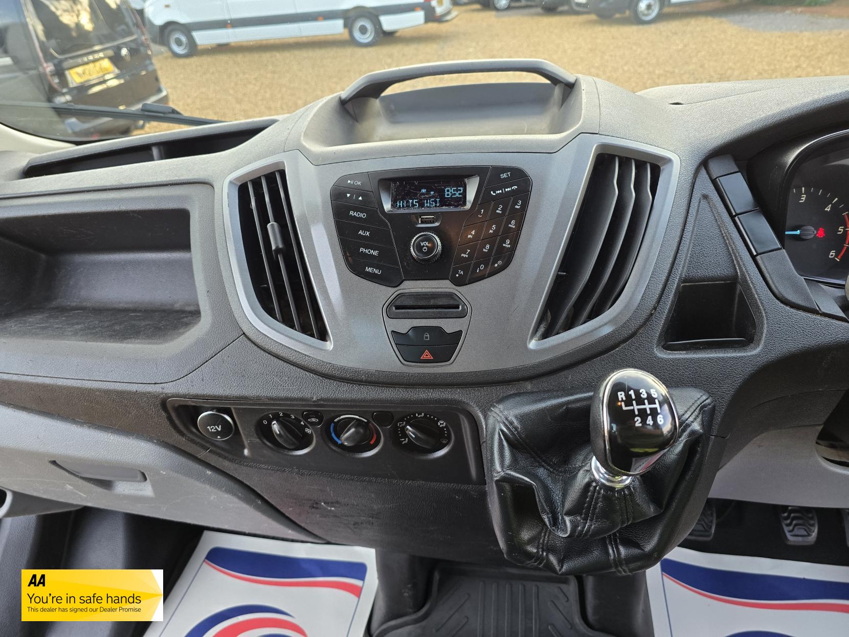 Ford Transit 2.2 TDCi 350 1-Way Tipper 2dr Diesel Manual RWD L2 Euro 5 (1-Stop) (125 ps)