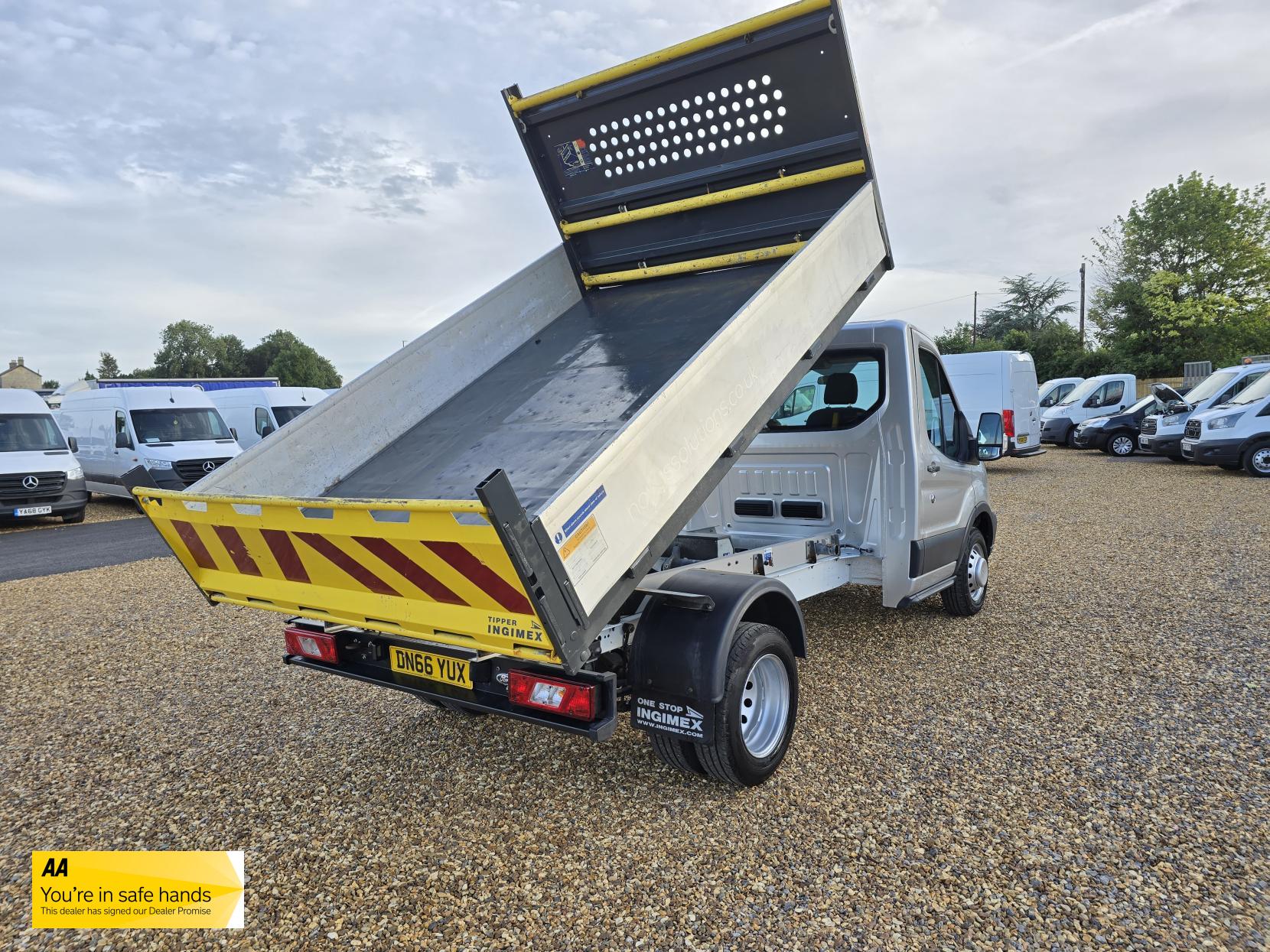 Ford Transit 2.2 TDCi 350 1-Way Tipper 2dr Diesel Manual RWD L2 Euro 5 (1-Stop) (125 ps)