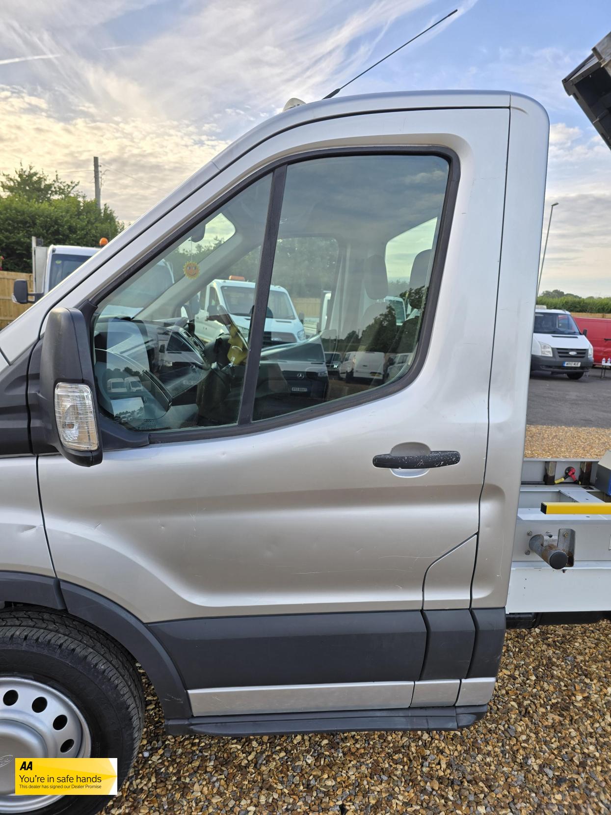 Ford Transit 2.2 TDCi 350 1-Way Tipper 2dr Diesel Manual RWD L2 Euro 5 (1-Stop) (125 ps)