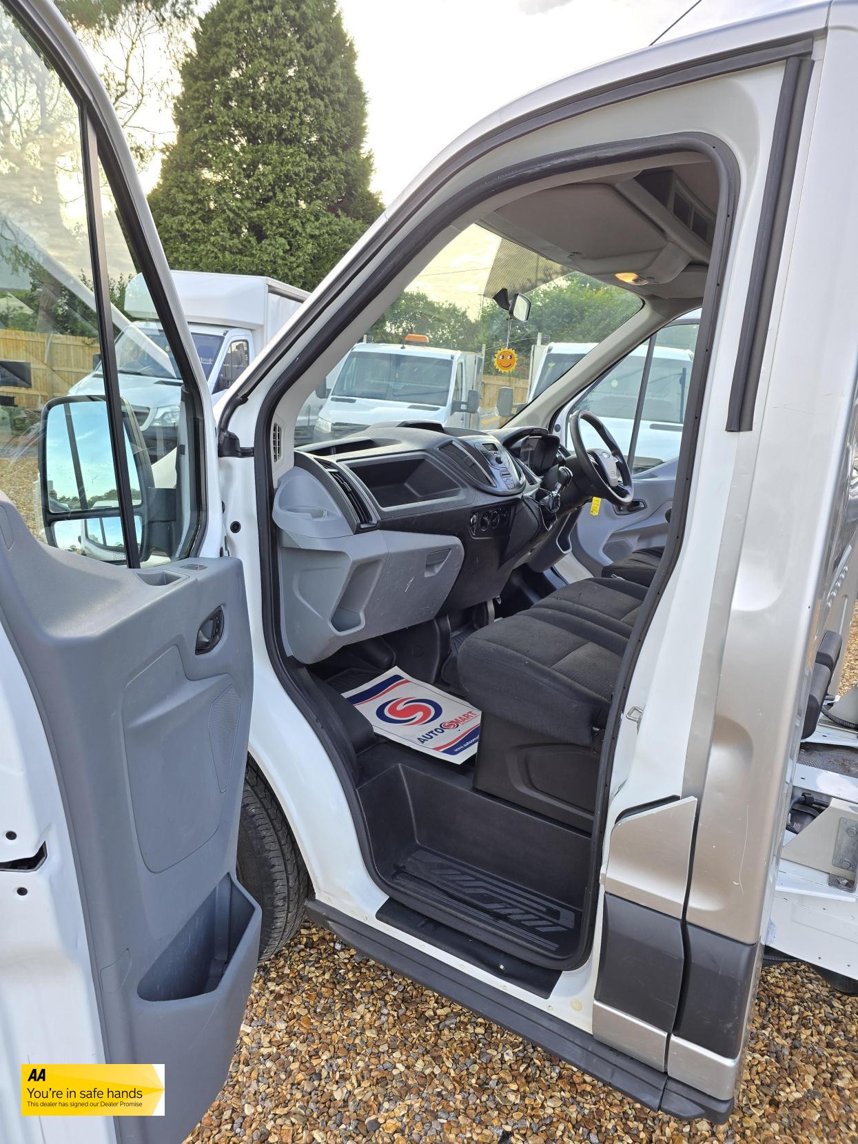 Ford Transit 2.2 TDCi 350 1-Way Tipper 2dr Diesel Manual RWD L2 Euro 5 (1-Stop) (125 ps)